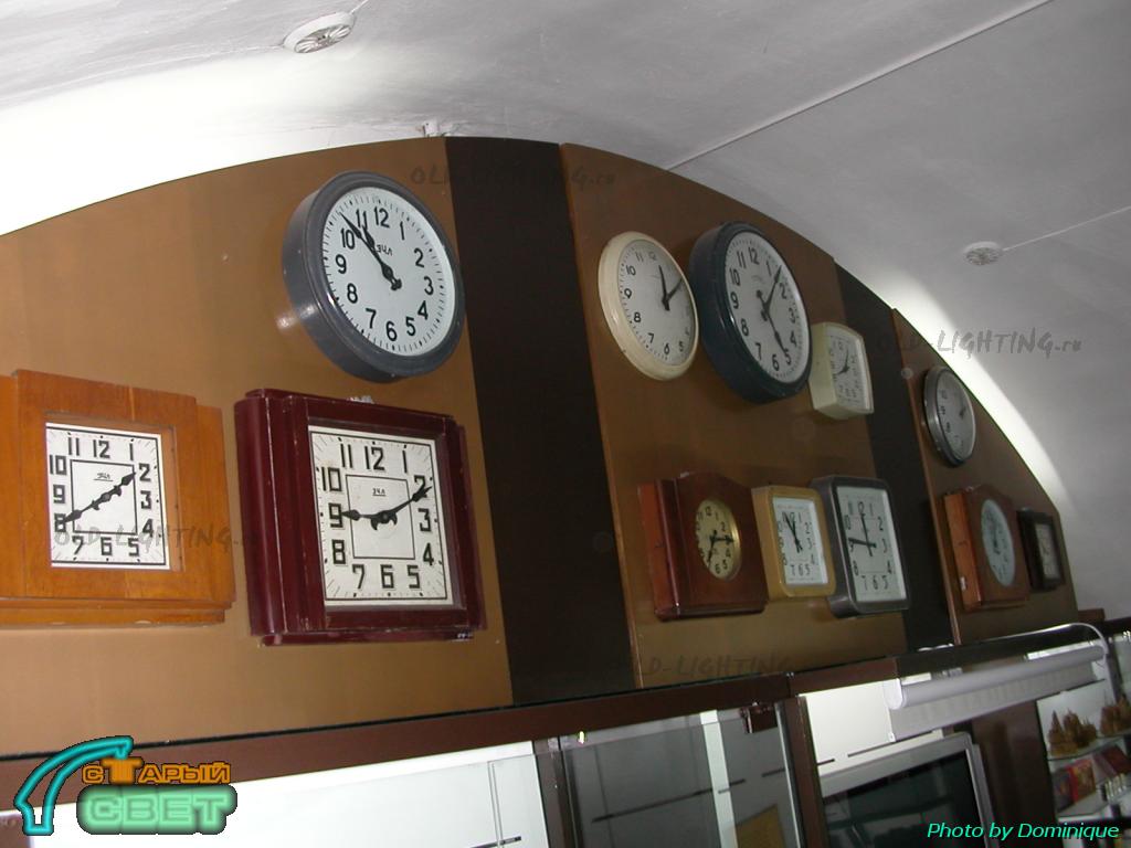 Целый зал музея с незапамятных времён посвящён электрическим часам, обслуживанием которых также занимался (занимается?) Мосгорсвет.